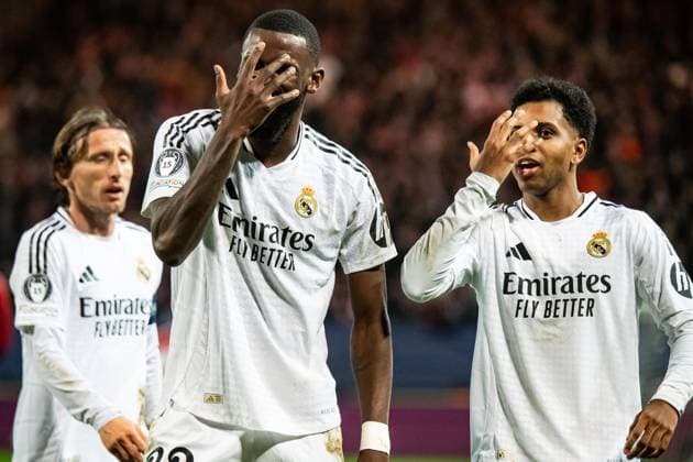 Sport Themen der Woche KW05 Sport Bilder des Tages FOOTBALL: BREST vs REAL MADRID Baptiste AUTISSIER MAXPPP - Guingamp 29 01 2025 Baptiste AUTISSIER Maxppp Guingamp ; 29 01 2025 ; Joie des joueurs du Real Madrid apres le second but de Rodrygo lors du match Brest vs Real Madrid comptant pour la 8e journee de la Ligue des Champions a Guingamp le 29 janvier 2025. Guingamp Guingamp Bretagne France  Copyright: xMAXPPPxBaptistexAUTISSIERx BAU202501290258 BAU202501290258
