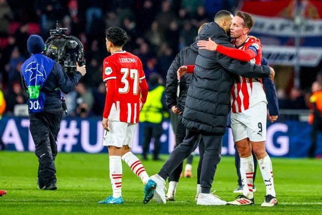 EINDHOVEN, 29-01-2025, Philips Stadium, UEFA Champions League season 2024 25, match between PSV and Liverpool, Liverpool FC player Cody Gakpo and PSV player Luuk de Jong after the match PSV - Liverpool  x27615269x Copyright: