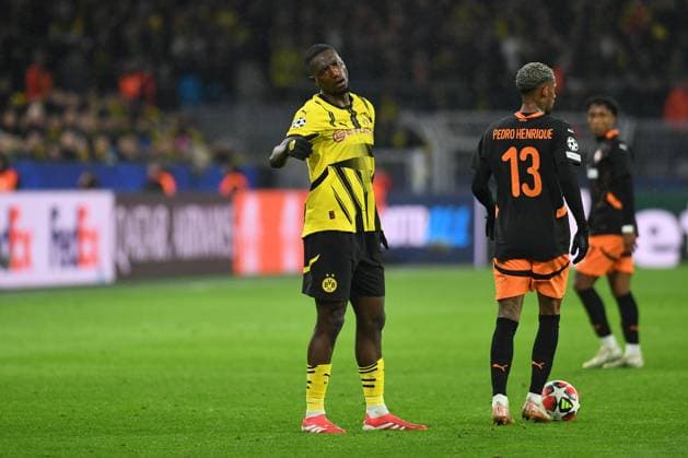Serhou Guirassy (Borussia Dortmund) gestikuliert, gestik waehrend des Spiels der UEFA Champions League 2024 25 Ligen-Phase 8. Spieltag zwischen Borussia Dortmund und FC Shakhtar Donetsk, SIGNAL IDUNA PARK am 29. January 2025 in Dortmund, Deutschland. (Foto von Ralf Treese DeFodi Images) +++ Serhou Guirassy (Borussia Dortmund) gestures during the UEFA Champions League 2024 25 League Phase MD8 match between Borussia Dortmund and FC Shakhtar Donetsk at Signal Iduna Park on January 29, 2025 in Dortmund, Germany. (Photo by Ralf Treese DeFodi Images) Defodi-521_BVBDON20250129_037 Defodi-521