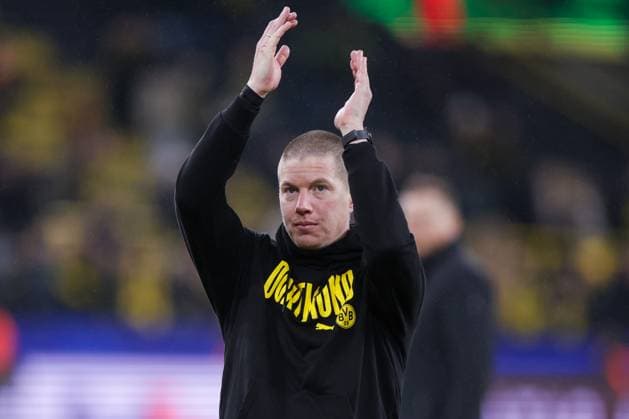 29.01.2025, UEFA Champions League, 8. Spieltag, Borussia Dortmund - Shakhtar Donetsk, Trainer Mike Tullberg (Borussia Dortmund) bedankt sich bei den Fans, Dortmund Signal Iduna Park NRW Deutschland xRHR-FOTO DEx Copyright: DennisxEwert RHR-FOTOx RHR-FOTO DE