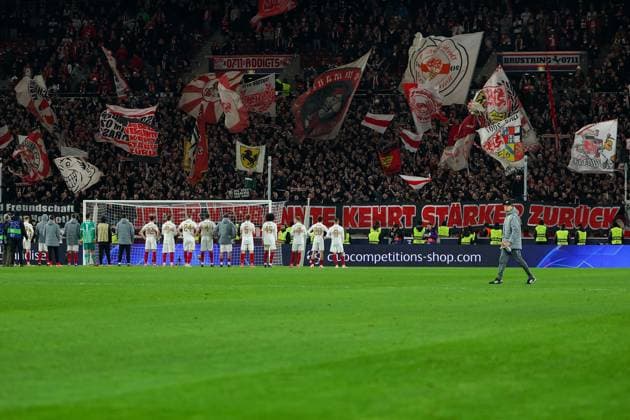 Stuttgart 29. January 2025 Uefa Champions League phase 2024 25 Matchday 8, VFB Stuttgart - Paris Saint Germain v.l., der VFB Stuttgart bedankt sich bei den Fans, bedanken, Dank. Mannschaft nach dem Spiel, after the match bedankt sich bei den Fans, applauds the fans Copyright: JoaquimxFerreira