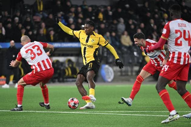 29.01.2025, Bern, Stadion Wankdorf, Uefa Champions League: BSC Young Boys - Roter Stern Belgrad, 77 Joel Monteiro (Young Boys) gegen 33 Vanja Drkusic (Belgrad). Bern Stadion Wankdorf Bern Switzerland Copyright: xJustPictures.ch ManuelxWinterbergerx jp-de-MaWi-MWI_1227