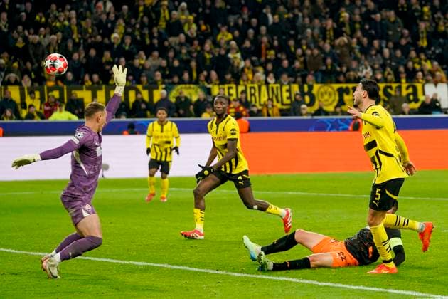 Ramy Bensebaini (Borussia Dortmund) scores his team s third goal during the UEFA Champions League 2024 25 League Phase MD8 match between Borussia Dortmund and FC Shakhtar Donetsk at Signal Iduna Park on January 29, 2025 in Dortmund, Germany. (Photo by Alex Gottschalk DeFodi Images) Defodi-001_20250129__A9_6419