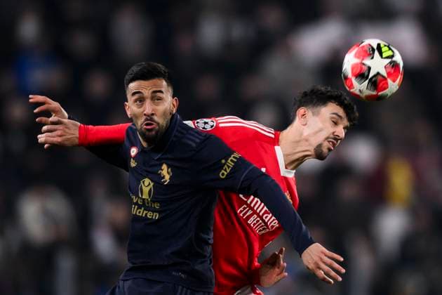 Juventus FC v SL Benfica - UEFA Champion League Antonio Silva of SL Benfica competes for a header with Nicolas Gonzalez of Juventus FC during the UEFA Champions League 2024 25 league phase football match between Juventus FC and SL Benfica. Turin Italy Copyright: xNicolòxCampox