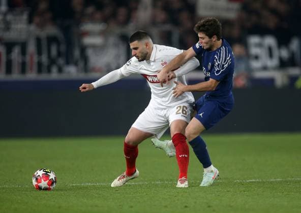V.li. Deniz Undav (VfB) , Joao Neves (Paris) . Fussball: Champions League : Saison 24 25: VfB Stuttgart - Paris SG , Fussball Bundesliga, 29.01.2025.