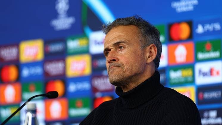 29.01.2025 Stuttgart , Champions League Fußball VfB Stuttgart vs. Paris St. Germain, Trainer Luis Enrique (PSG) Gemäß den Vorgaben der DFL Deutschen Fuï¬‚ball Liga ist es untersagt, in dem Stadion und oder vom Spiel angefertigte Fotoaufnahmen in Form von Sequenzbildern und oder videoähnlichen Fotostrecken zu verwerten bzw. verwerten zu lassen.