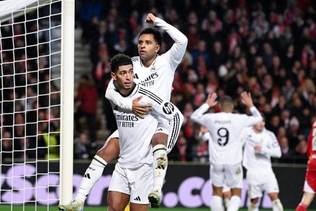 FOOTBALL : Brest vs Real Madrid - Ligue des Champions - 29 01 2025 Jude Bellingham ( 5 - Real Madrid ) celebrates with Rodrygo ( 11 - Real Madrid ) during the UEFA Champions League match between Stade Brestois 29 and Real Madrid CF at Stade de Roudourou on January 29 , 2025 in Guingamp, France. ( Photo by Dante Badano PsnewZ ) - GuingampFrance  Copyright: xDantexBadanox
