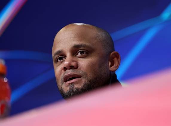 München, Deutschland, 29. Januar 2025: Fussball, Herren, Champions League, Saison 2024 2025, FC Bayern München - SK Slovan Bratislava, Allianz Arena, 8.Spieltag Vincent Kompany, Trainer (FC Bayern München) bei der Pressekonferenz nach dem Spiel, Kopf, Portrait