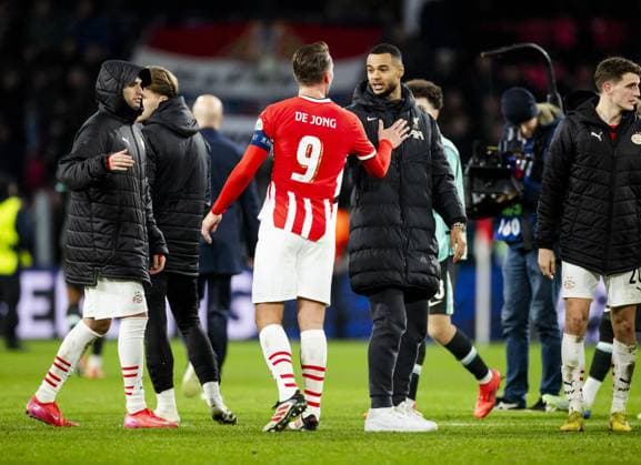 EINDHOVEN - Cody Gakpo of Liverpool FC and Luuk de Jong of PSV Eindhoven after the UEFA Champions League match between PSV Eindhoven and Liverpool FC at Phillips Stadium on Jan. 29, 2025 in Eindhoven, Netherlands. ANP ROBIN VAN LONKHUIJSEN UEFA Champions League 2024 25 League Phase MD8 2024 25 xVIxANPxSportx xxANPxIVx 518669305 originalFilename: 518669305.jpg