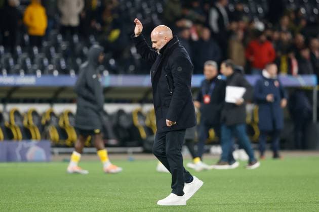 Young Boys - Belgrad Trainer Giorgio Contini (YB) entaeuscht 29.01.2025 Stadion St.Jakob Park Basel , SCHWEIZ, Fussball Herren Saison 2024 2025 UEFA Champions League BSC Young Boys Bern - Roter Stern Belgrad Trainer Giorgio Contini (YB) entaeuscht 