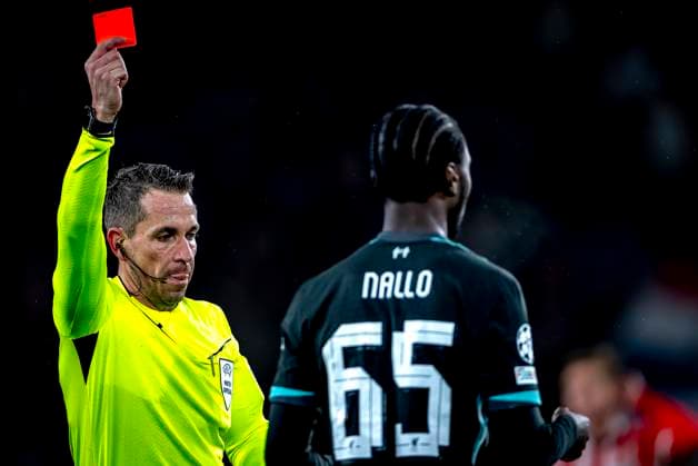 Referee Tobias Stieler gives Liverpool FC defender Amaro Nallo a red card during the match PSV - Liverpool at the Philips stadium for the Champions League - League phase - Matchday 8 season 2024-2025 in EINDHOVEN, Netherlands on 29 january 2025, (photo by Marcel van Dorst EYE4images DeFodi Images) Defodi-746_211831