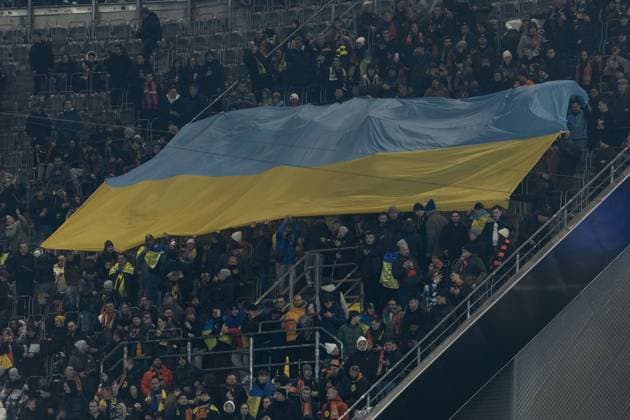 UEFA Champions League: Borussia Dortmund - FC Shakhtar Donetsk; 29.01.2025 Gästeblock, Fans von FC Shakhtar Donetsk mit der Flagge von Ukraine. UEFA Champions League: Borussia Dortmund - FC Shakhtar Donetsk; Signal Iduna Park, Dortmund; 29.01.2025 Copyright: xBEAUTIFULxSPORTS Buriakovx