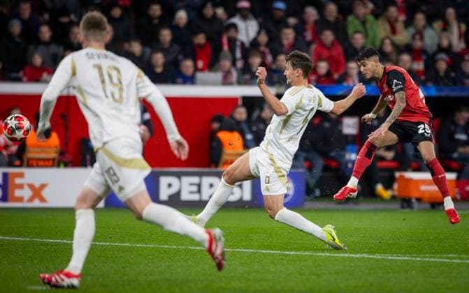 Leverkusen, Germany. 29th Jan 2025. Exequiel Palacios (LEV) Kaan Kairinen (Prag) Bayer Leverkusen - Sparta Prag 29.01.2025