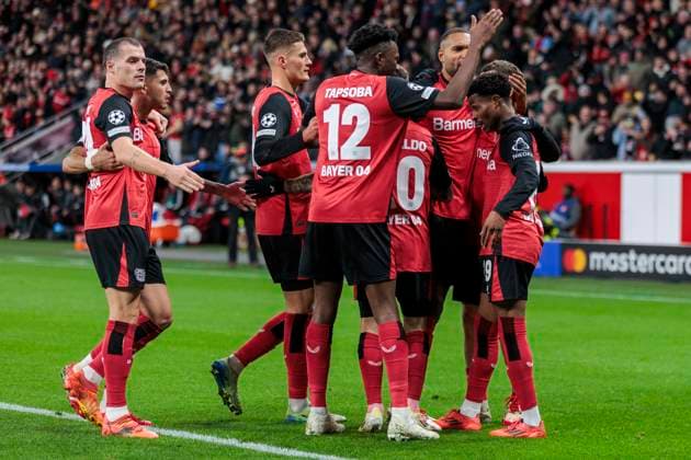 UEFA Champions League, Bayer Leverkusen - Sparta Prag, 29.01.2025 Nathan Tella (Bayer 04 Leverkusen, 19) wird nach seinem Tor zur 2:0 Führung von seinen Teamkollegen bejubelt. UEFA Champions League, Bayer Leverkusen - Sparta Prag, 8. Spieltag, am 29.01.2025, BayArena, Leverkusen UEFA regulations prohibit any use of photographs as image sequences and or quasi-video Copyright: xBEAUTIFULxSPORTS Meuselx