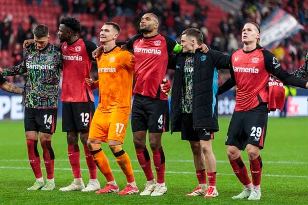 UEFA Champions League, Bayer Leverkusen - Sparta Prag, 29.01.2025 Patrik Schick (Bayer 04 Leverkusen, 14), Edmond Tapsoba (Bayer 04 Leverkusen, 12), Matej Kovar (Bayer 04 Leverkusen, 17), Jonathan Tah (Bayer 04 Leverkusen, 4), Florian Wirtz (Bayer 04 Leverkusen, 10), Artem Stepanov (Bayer 04 Leverkusen, 29) feiern nach Abpfiff den Sieg mit den Fans. UEFA Champions League, Bayer Leverkusen - Sparta Prag, 8. Spieltag, am 29.01.2025, BayArena, Leverkusen UEFA regulations prohibit any use of photographs as image sequences and or quasi-video Copyright: xBEAUTIFULxSPORTS Meuselx