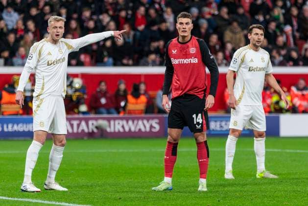 UEFA Champions League, Bayer Leverkusen - Sparta Prag, 29.01.2025 Jaroslav Zeleny (Sparta Prag, 30), Patrik Schick (Bayer 04 Leverkusen, 14), Kaan Kairinen (Sparta Prag, 6). UEFA Champions League, Bayer Leverkusen - Sparta Prag, 8. Spieltag, am 29.01.2025, BayArena, Leverkusen UEFA regulations prohibit any use of photographs as image sequences and or quasi-video Copyright: xBEAUTIFULxSPORTS Meuselx