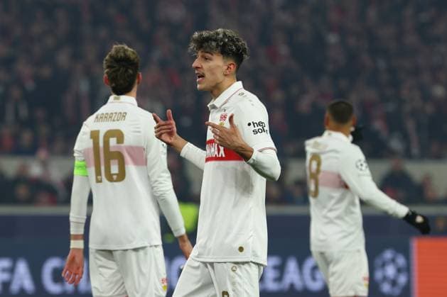 29.01.2025 Stuttgart , Champions League Fußball VfB Stuttgart vs. Paris St. Germain, Ameen Al-Dakhil (VfB) Gemäß den Vorgaben der DFL Deutschen Fuï¬‚ball Liga ist es untersagt, in dem Stadion und oder vom Spiel angefertigte Fotoaufnahmen in Form von Sequenzbildern und oder videoähnlichen Fotostrecken zu verwerten bzw. verwerten zu lassen.