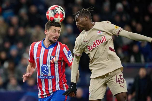 Salzburg, Österreich 29. Januar 2025: Champions League - 2024 2025 - RB Salzburg vs. Atletico de Madrid Im Bild: v. li. im Zweikampf Clement Lenglet (Madrid), Dorgeles Nene (RB) Red Bull Arena Copyright: xFotostandx xWassmuthx