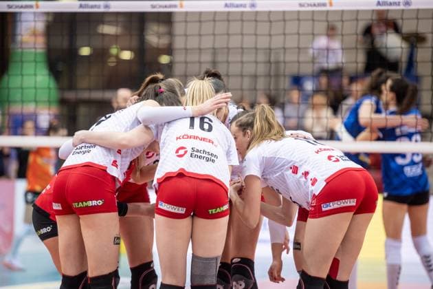Teamspirit beim Dresdner SC, Team schwoert sich ein GER, Allianz MTV Stuttgart - Dresdner SC, Volleyball Bundesliga, VBL, Spielzeit 2024 2025, 30.01.2025 GER, Allianz MTV Stuttgart - Dresdner SC, Volleyball Bundesliga, VBL, Spielzeit 2024 2025, 30.01.2025 Stuttgart Copyright: xSandyxDinkelackerx EP_SDR