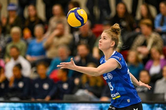 DVL Allianz MTV Stuttgart - Dresdner SC 30.01.2025 DVL, Volleyball, 1. Bundesliga, Damen, Saison 2024 25, Allianz MTV Stuttgart (in Blau), gegen Dresdner SC (in Weiß-Rot), Pia Kästner, Copyright: xBEAUTIFULxSPORTS TomxBlochx