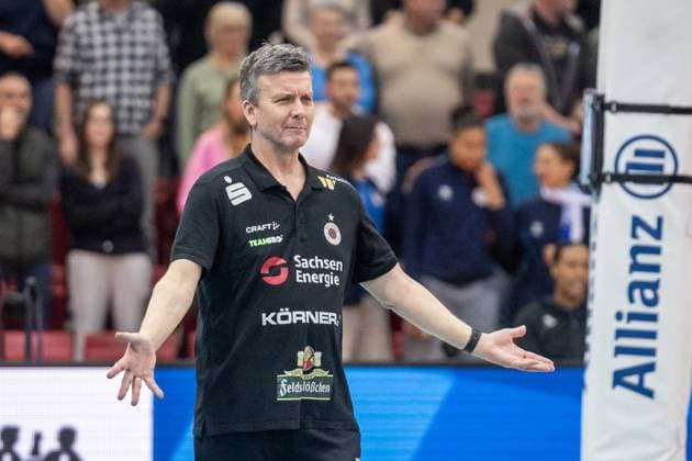 Alexander Waibl (Trainer Dresdner SC) GER, Allianz MTV Stuttgart - Dresdner SC, Volleyball Bundesliga, VBL, Spielzeit 2024 2025, 30.01.2025 GER, Allianz MTV Stuttgart - Dresdner SC, Volleyball Bundesliga, VBL, Spielzeit 2024 2025, 30.01.2025 Stuttgart Copyright: xSandyxDinkelackerx EP_SDR