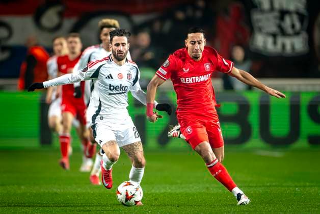 Besiktas JK forwarder Rafa Silva, FC Twente defender Anass Salah-Eddine during the match Twente - Besiktas at the Grolsch Veste for the UEFA Europa League - League phase - Matchday 8 season 2024-2025 in ENSCHEDE, Netherlands on 30 january 2025, (photo by Marcel van Dorst EYE4images Defodi-746_212110