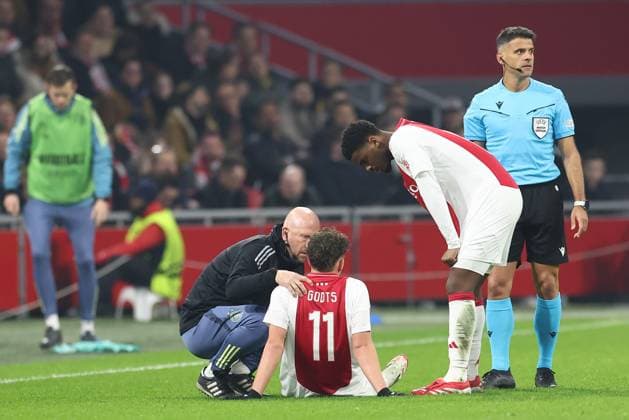 AMSTERDAM, 30-01-2025 , JohanCruijff Arena, football, UEFA Europa League, season 2024 2025, Ajax player Mika Godts injured during the match Ajax - Galasataray, Ajax - Galatasaray  x27627093x Copyright: