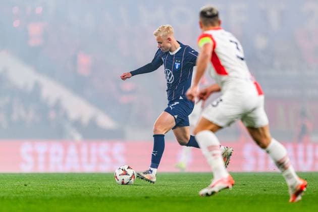 250130 Otto Rosengren of Malmö FF during the UEFA Europa League football match between Slavia Prag and Malmö FF on January 30, 2025 in Prague. Photo: Mathilda Ahlberg BILDBYRAN kod MA MA0779 fotboll football soccer fotball uefa europa league europa league slavia prag malmö ff bbeng bbauto Copyright: MATHILDAxAHLBERG BB250130MA047