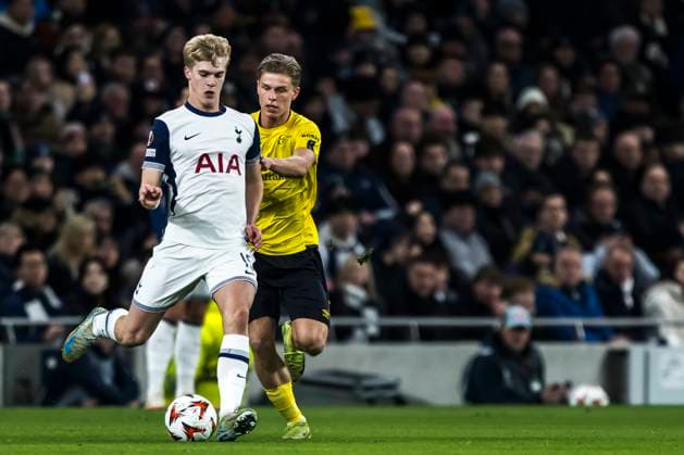 250130 Lucas Bergvall of Tottenham Hotspur and Gottfrid Rapp of Elfsborg during the UEFA Europa League football match between Tottenham Hotspur and Elfsborg on January 30, 2025 in London. Photo: Emma Wallskog BILDBYRAN COP 320 EW0477 fotboll, football, soccer, fotball,uefa europa league, europa le Copyright: EMMAxWALLSKOG BB250130EW051