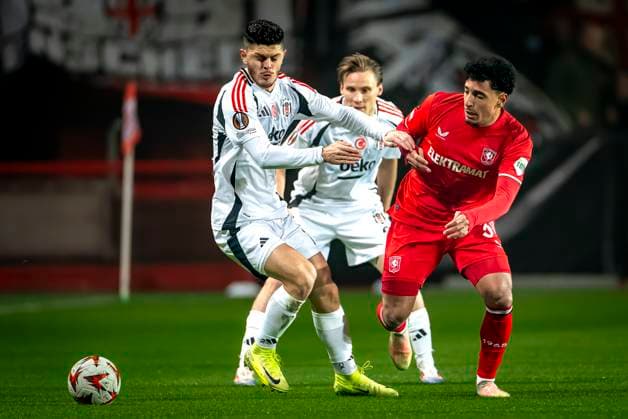 Besiktas JK midfielder Milot Rashica, FC Twente forward Sayf Ltaief during the match Twente - Besiktas at the Grolsch Veste for the UEFA Europa League - League phase - Matchday 8 season 2024-2025 in ENSCHEDE, Netherlands on 30 january 2025, (photo by Marcel van Dorst EYE4images Defodi-746_212120