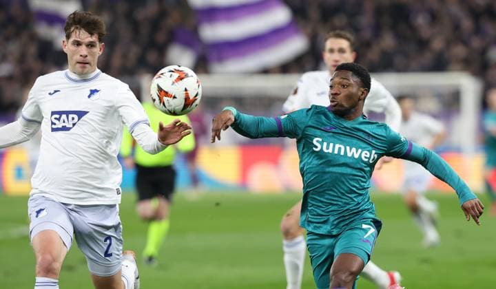 Hoffenheim s Robin Hranac and Anderlecht s Francis Amuzu fight for the ball during a soccer game between Belgian soccer team RSC Anderlecht and German Hoffenheim, Thursday 30 January 2025 in Brussels, on day 8 8 of the group stage of the UEFA Europa League tournament. VIRGINIExLEFOUR  x111478560x