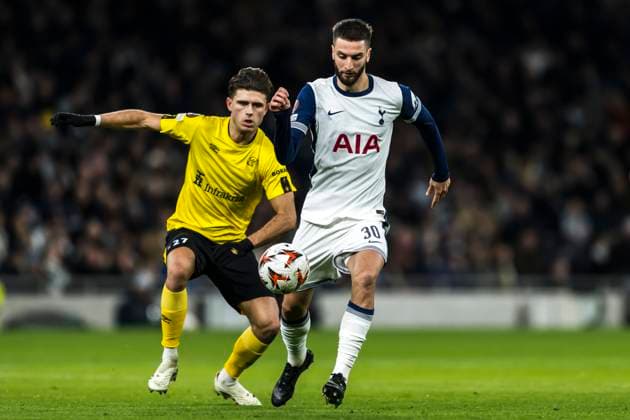250130 Besfort Zeneli of Elfsborg and Rodrigo Bentancur of Tottenham Hotspur during the UEFA Europa League football match between Tottenham Hotspur and Elfsborg on January 30, 2025 in London. Photo: Emma Wallskog BILDBYRAN COP 320 EW0477 fotboll football soccer fotball uefa europa league europa league tottenham hotspur elfsborg bbeng bbauto Copyright: EMMAxWALLSKOG BB250130EW060