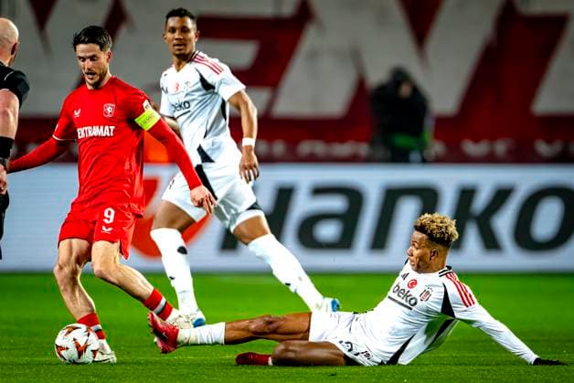 FC Twente forward Ricky van Wolfswinkel, Besiktas JK midfielder Gedson Fernandes during the match Twente - Besiktas at the Grolsch Veste for the UEFA Europa League - League phase - Matchday 8 season 2024-2025 in ENSCHEDE, Netherlands on 30 january 2025, (photo by Marcel van Dorst EYE4images Defodi-746_212131