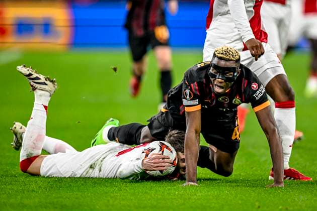 AFC Ajax Amsterdam defender Youri Baas, Galatasaray forward Victor Osimhen, during the match Ajax - Galatasaray at the Johan Cruijff ArenA for the UEFA Europa League - League phase - Matchday 8 season 2024-2025 in AMSTERDAM, Netherlands on 30 januari 2025, (photo by Stefan Koops EYE4images DeFodi Images) Defodi-746_212134 Defodi-746