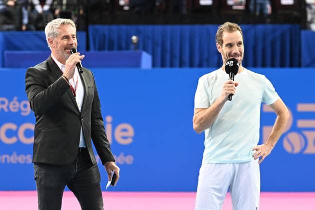 TENNIS : Open Sud de France ATP, Tennis Herren 250 - 30 01 2025 MONTPELLIER, FRANCE - 30 JANVIER : Marc MAURY (G) lors de l™hommage a Richard GASQUET (D) pour la fin de sa carriere lors du tournoi Open Sud de France ATP 250 a Montpellier le 30 janvier 2025. France  Copyright: xValentinaxClaretx