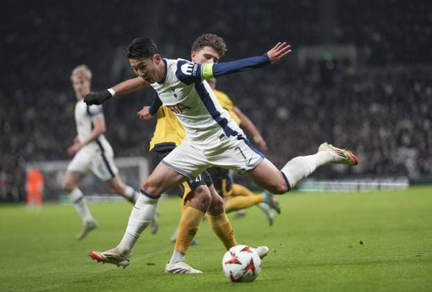 Son Heung-Min of Tottenham Hotspur gets past Besfort Zeneli of IF Elfsborg Tottenham Hotspur v Elfsborg, UEFA Europa League, Group Stage, Football, Tottenham Hotspur Stadium, London, UK - 30 Jan 2025 EDITORIAL USE ONLY No use with unauthorised audio, video, data, fixture lists, club league logos or live services. Online in-match use limited to 120 images, no video emulation. No use in betting, games or single club league player publications. Copyright: xJedxLeicester Shutterstockx 15122183n