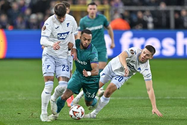 250130 RSC Anderlecht vs TSG Hoffenheim Adam Hlozek (23) of Hoffenheim and Finn Ole Becker (20) of Hoffenheim pictured defending on Killian Sardella (54) of Anderlecht during the league phase - matchday 8 game in the Uefa Europa League season 2024-2025 between Royal Sporting Club Anderlecht and TSG 1899 Hoffenheim from Germany on January 30 , 2025 in Anderlecht, Belgium. (Photo by David Catry Isosport) Anderlecht Belgium  Copyright: xDavidxCatryx 20250130DC2_9537