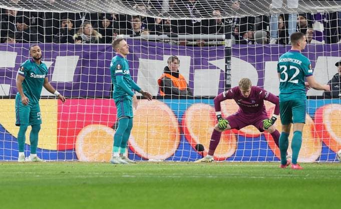 Anderlecht s Killian Sardella looks dejected during a soccer game between Belgian soccer team RSC Anderlecht and German Hoffenheim, Thursday 30 January 2025 in Brussels, on day 8 8 of the group stage of the UEFA Europa League tournament. VIRGINIExLEFOUR  x111482516x