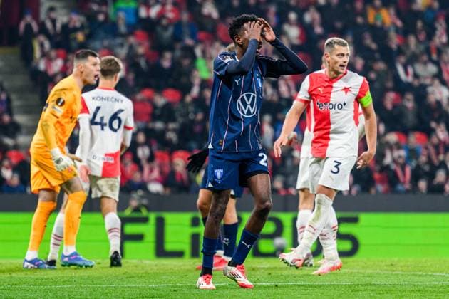 250130 Taha Ali of Malmö FF looks dejected during the UEFA Europa League football match between Slavia Prag and Malmö FF on January 30, 2025 in Prague. Photo: Mathilda Ahlberg BILDBYRAN kod MA MA0779 fotboll football soccer fotball uefa europa league europa league slavia prag malmö ff bbeng bbauto depp Copyright: MATHILDAxAHLBERG BB250130MA067