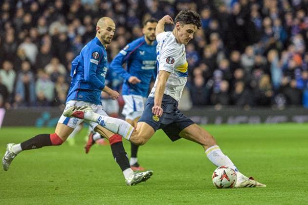 Rangers v Royale Union Saint-Gilloise UEFA Europa League Ross Sykes of Royale Union Saint-Gilloise passes the ball during the UEFA Europa League match at Ibrox Stadium, Glasgow UK Newspapers OUT Copyright: xJamiexJohnstonx FIL-21353-0047