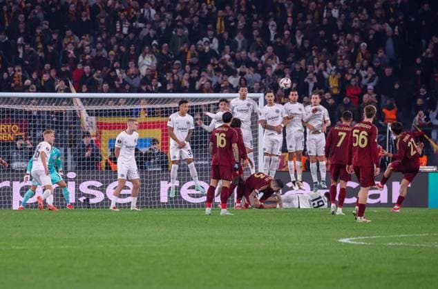 UEFA Europa League Football Match - 2024 25 Roma vs Eintracht Frankfurt 30 01 2025 Rome, Stadio Olimpico, football match valid for UEFA Europa League 2024 24 between AS Roma vs Eintracht Frankfurt In photo: Paulo Dybala of Roma AS ROMA Stadium Olimpic Lazio ITALY Copyright: xFABIOxSASSO FPAxFabioxSasso FPAx Roma Eintracht Frankfurt2025_01_30Fabio Sasso0301
