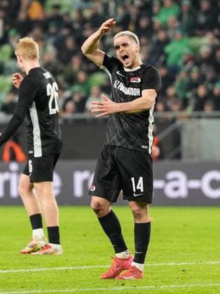 2025-01-30 Ferencvaros v AZ Alkmaar - UEFA Europa League BUDAPEST, HUNGARY - JANUARY 30: Kristijan Belic of AZ shouts during the UEFA Europa League match between Ferencvaros and AZ Alkmaar at Ferencvaros Stadion on January 30, 2025 in Budapest, Hungary. Budapest Ferencvaros Stadion Hungary Content not available for redistribution in The Netherlands directly or indirectly through any third parties. Copyright: xEdxvanxdexPolx