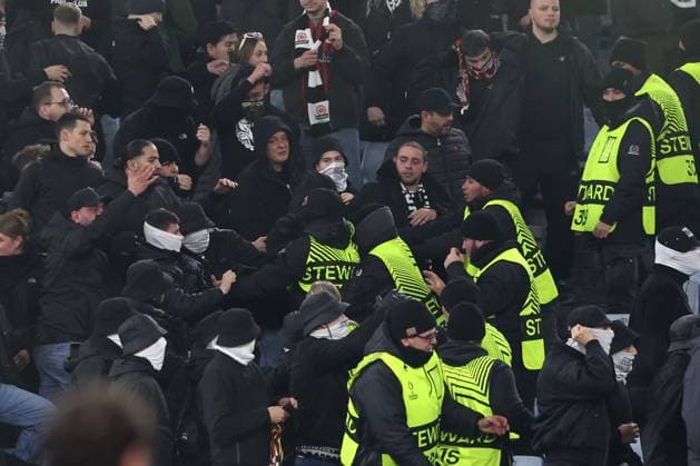 UEFA Europa League, match day 8 - AS Roma vs Eintracht Frankfurt at Olympic Stadium in Rome on 30th January 2025 Rome, Italy 30.01.2025: Clashes between fans in the stands and the arrival of the police during the Uefa Europa League 2024-2025, football match between AS Roma vs Eintracht Frankfurt at Olympic Stadium in Rome. Rome Olympic italy italy Copyright: xmarcoxiacobucci