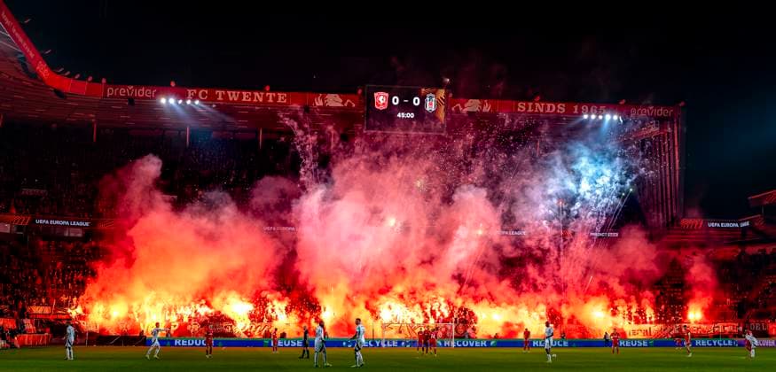 Sport Bilder des Tages Atmosphere in the stadium during the match Twente - Besiktas at the Grolsch Veste for the UEFA Europa League - League phase - Matchday 8 season 2024-2025 in ENSCHEDE, Netherlands on 30 january 2025, (photo by Marcel van Dorst EYE4images Defodi-746_212198