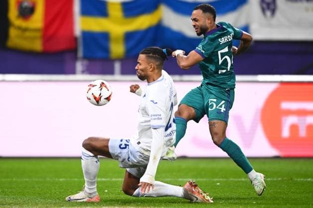 RSC Anderlecht v Hoffenheim - UEFA Europa League ANDERLECHT, BELGIUM - JANUARY 30 : Sardella Killian defender of RSC Anderlecht, Akpoguma Kevin of Hoffenheim during the UEFA Europa League 2024 25 League Phase MD8 match between RSC Anderlecht and Hoffenheim on January 30, 2025 in Anderlecht, Belgium, 30 01 2025 Anderlecht Belgium  Copyright: xGvgx