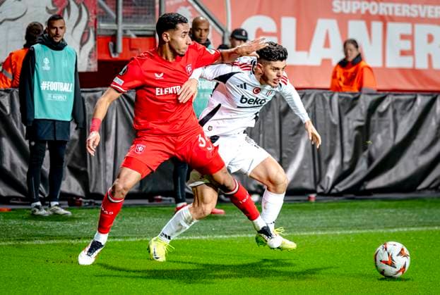 FC Twente defender Anass Salah-Eddine, Besiktas JK midfielder Milot Rashica during the match Twente - Besiktas at the Grolsch Veste for the UEFA Europa League - League phase - Matchday 8 season 2024-2025 in ENSCHEDE, Netherlands on 30 january 2025, (photo by Marcel van Dorst EYE4images Defodi-746_212203
