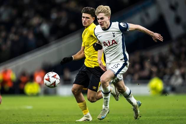 250130 Besfort Zeneli of Elfsborg and Lucas Bergvall of Tottenham Hotspur during the UEFA Europa League football match between Tottenham Hotspur and Elfsborg on January 30, 2025 in London. Photo: Emma Wallskog BILDBYRAN COP 320 EW0477 fotboll, football, soccer, fotball,uefa europa league, europa le Copyright: EMMAxWALLSKOG BB250130EW102