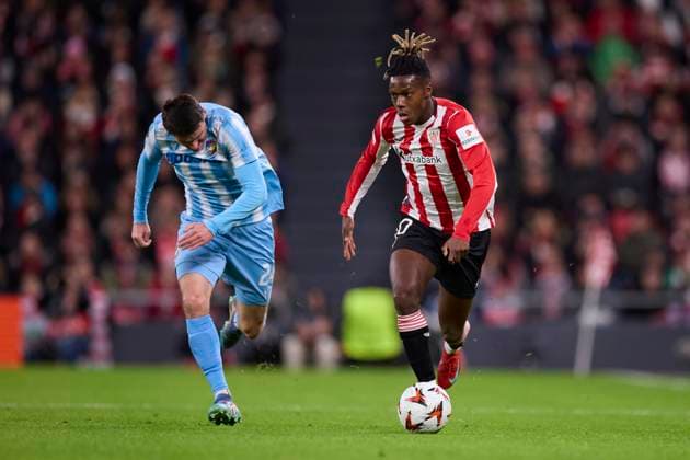 January 30, 2025, Bilbao, Vizcaya, SPAIN: Nico Williams of Athletic Club competes for the ball with Milan Havel of FC Viktoria Plzen during the Europa League match between Athletic Club and and FC Viktoria Plzen at San Mames on January 30, 2025, in Bilbao, Spain. Bilbao SPAIN - ZUMAa181 20250130_zaa_a181_009 Copyright: xRicardoxLarreinax