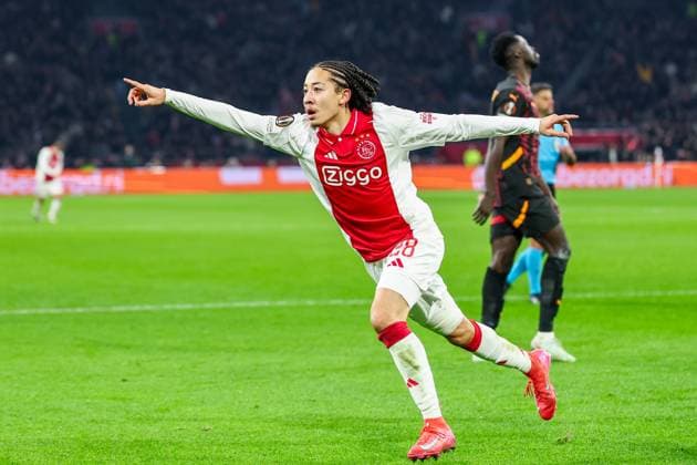 AMSTERDAM, 30-01-2025 , JohanCruijff Arena, football, UEFA Europa League, season 2024 2025, Ajax player Kian Fitz-Jim scores the 2-0 during the match Ajax - Galasataray, Ajax - Galatasaray  x27628325x Copyright: