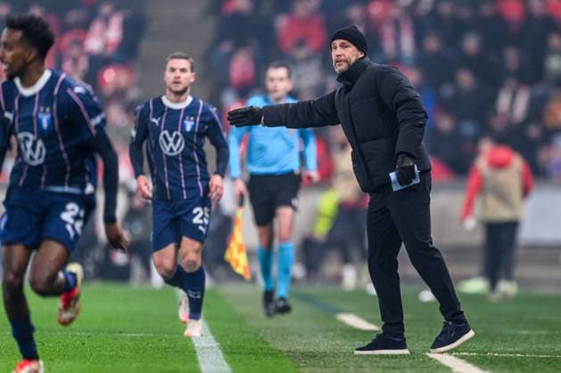 250130 Head coach Henrik Rydström of Malmö FF during the UEFA Europa League football match between Slavia Prag and Malmö FF on January 30, 2025 in Prague. Photo: Mathilda Ahlberg BILDBYRAN kod MA MA0779 fotboll football soccer fotball uefa europa league europa league slavia prag malmö ff bbeng Copyright: MATHILDAxAHLBERG BB250130MA094